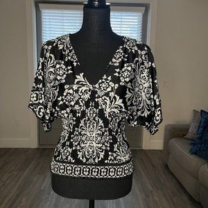 White House Black Market Kimono Style Bell Sleeve Sexy Blouse Size XS